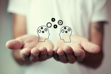 汽车无缘无故被别人划了怎么办